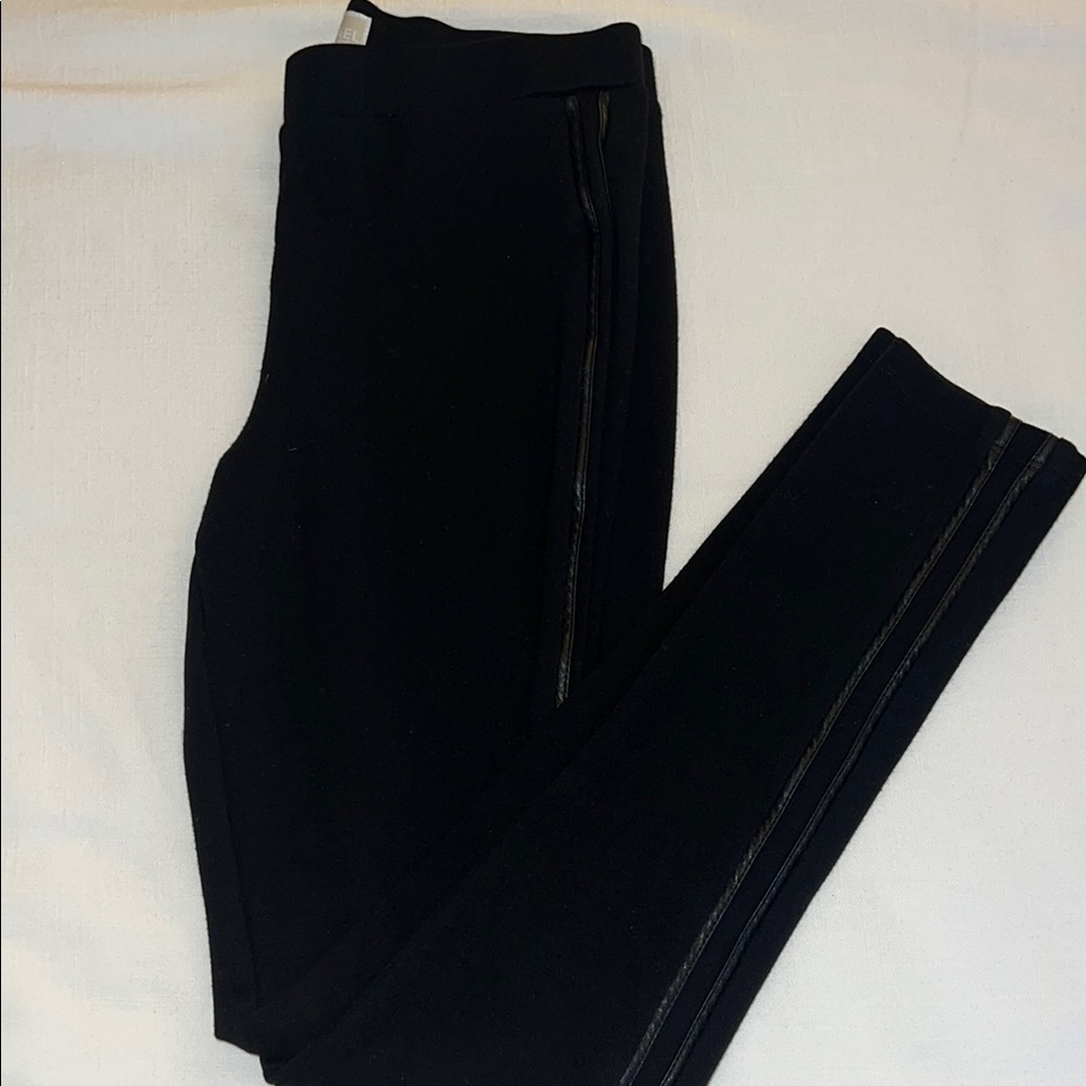 Black Leggings with Side Zipper Detail